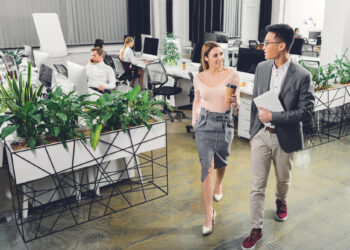 Ratgeber: Sportliche Kleider im Büro: So stylen Sie den perfekten Casual-Look