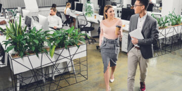 Ratgeber: Sportliche Kleider im Büro: So stylen Sie den perfekten Casual-Look
