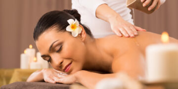 Ayurveda für Frauen: Traditionelle Massagetechniken für Balance und Wohlbefinden