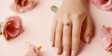 Von der Natur inspiriert: Blumenringe als trendige Accessoires