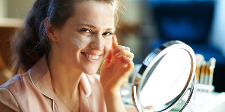 Getönte Tagespflege mit Zusatznutzen: Was moderne BB Creams wirklich können